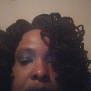 Meet your Posher, Yolanda